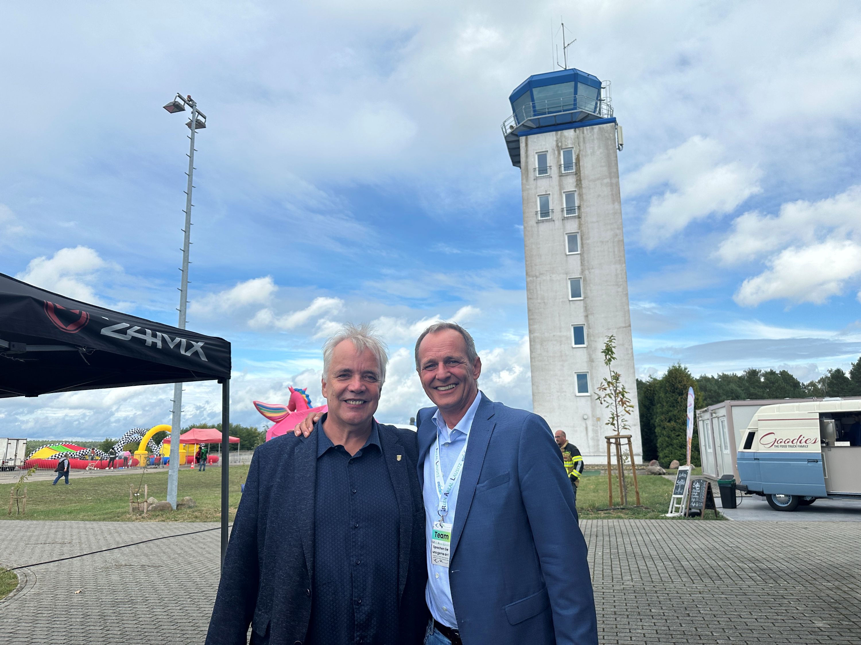 Im Dialog über die nächsten Schritte am Green Areal Lausitz: Amtsdirektor Norbert Krüger und Jochem Schöppler, Geschäftsführer der Euromovement Energiepark GmbH | BERLINboxx